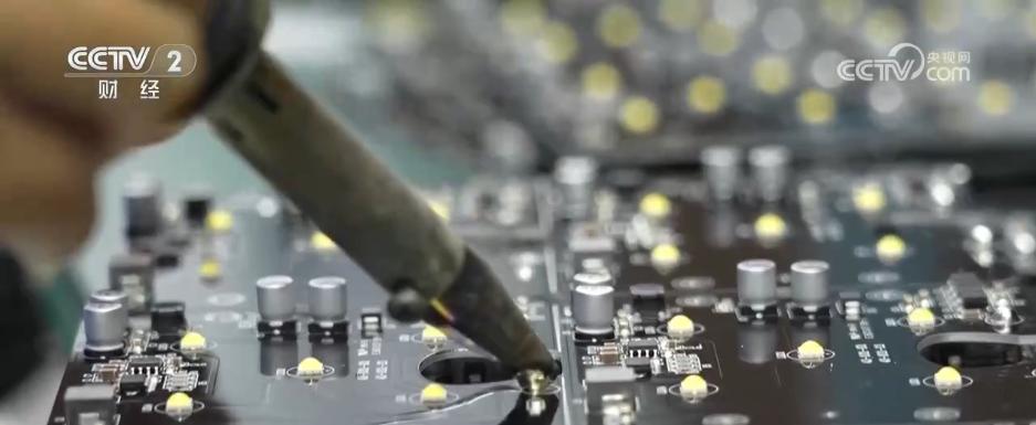 中国外贸企业订单“暴涨” 美国客商直奔中国工厂“催单”“增单