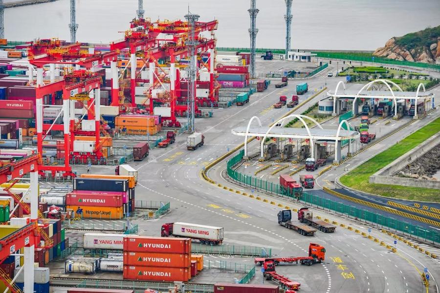 抢抓90天“窗口期”，外贸工厂端午不休，上海港一周美线航班已全部恢复